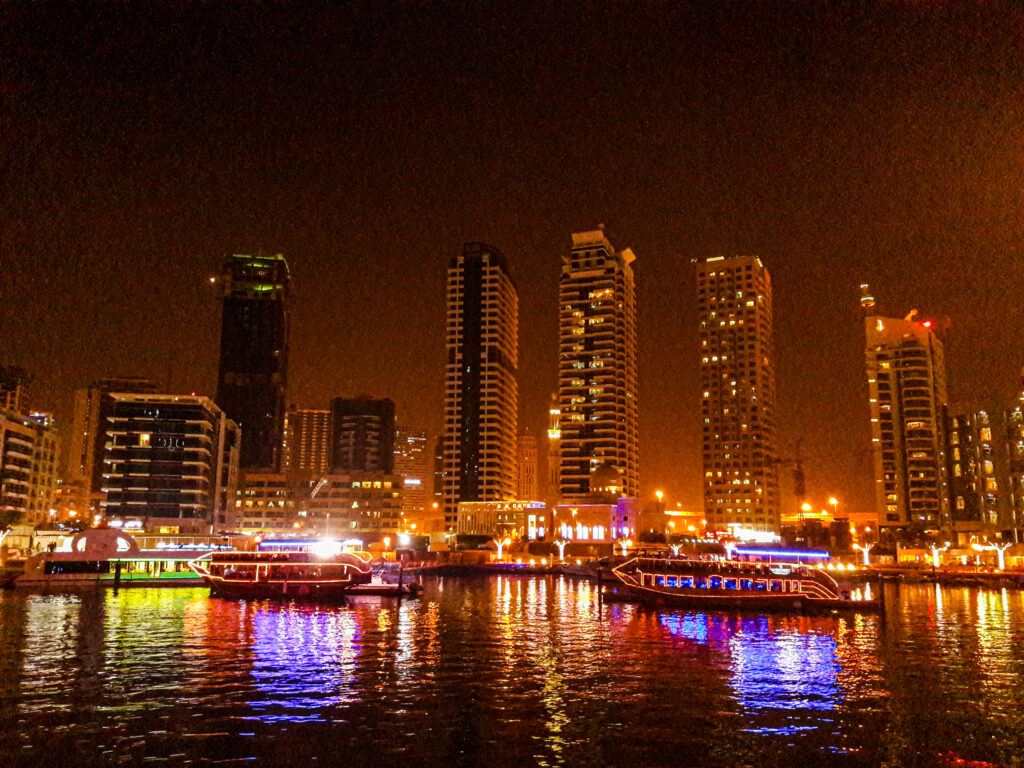 Marina Dhow Cruise, Travel to Dubai